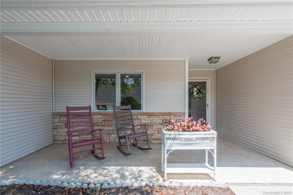 39 Honeycomb Circle Swannanoa NC 28778