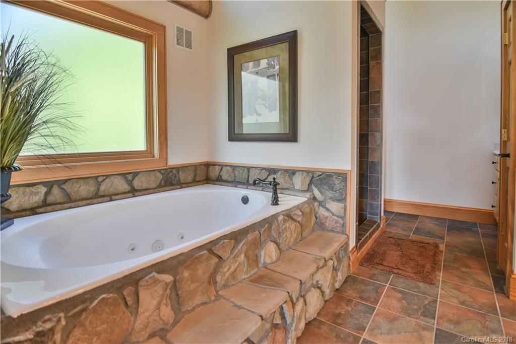 136 Atunyote Ridge Waynesville NC 28785