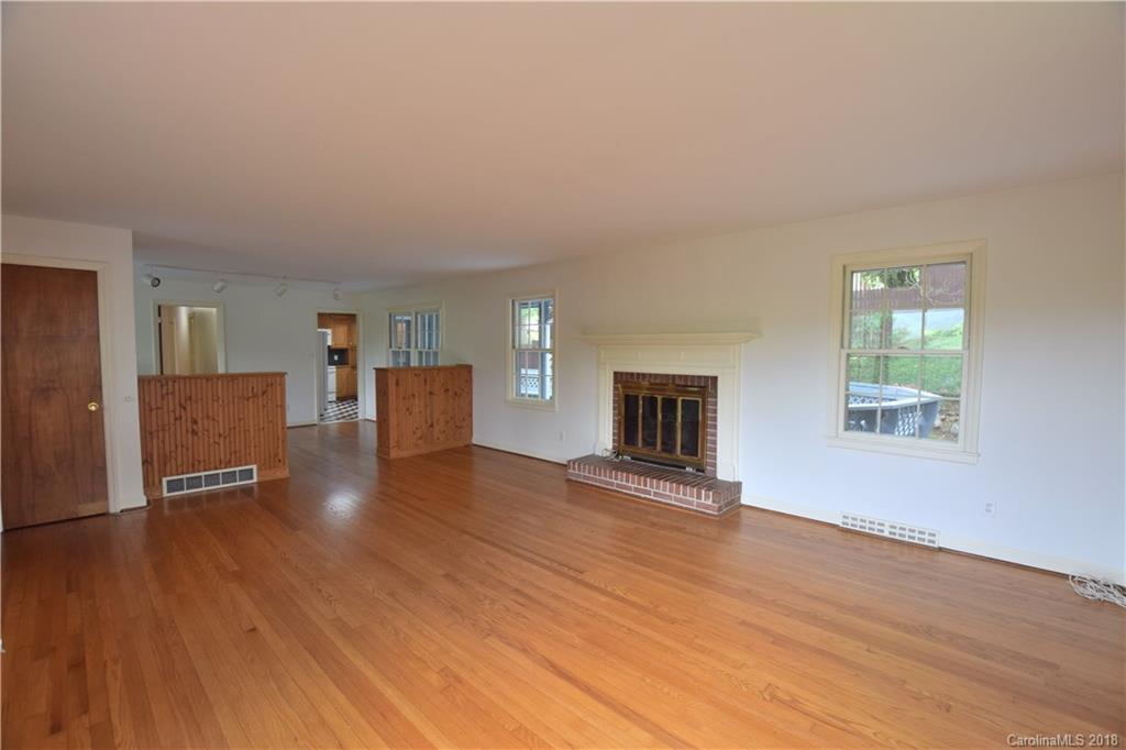 2 Beechwood Road Asheville NC 28805