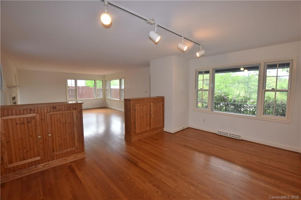 2 Beechwood Road Asheville NC 28805