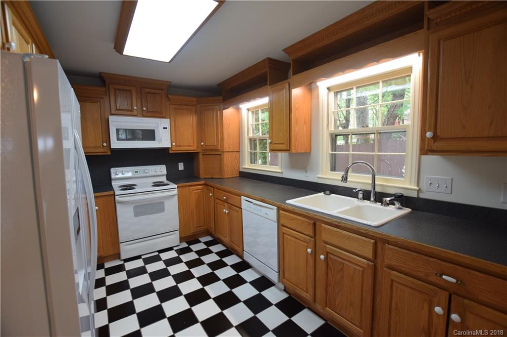 2 Beechwood Road Asheville NC 28805