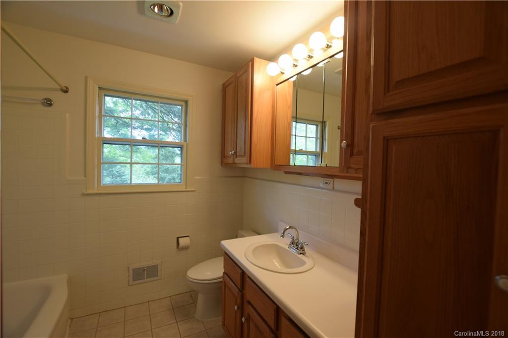 2 Beechwood Road Asheville NC 28805