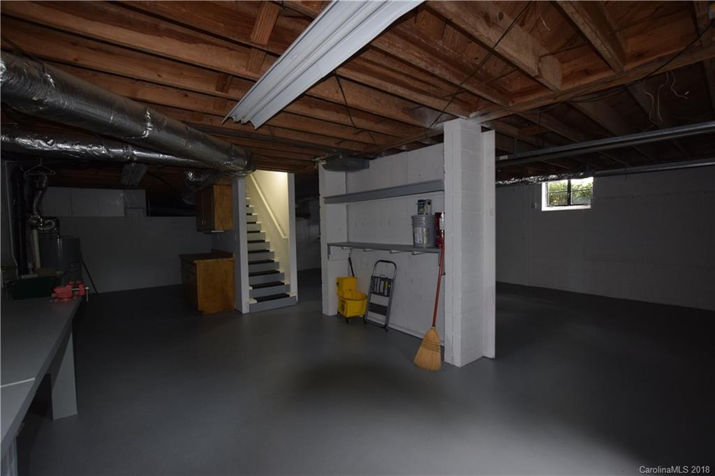 2 Beechwood Road Asheville NC 28805