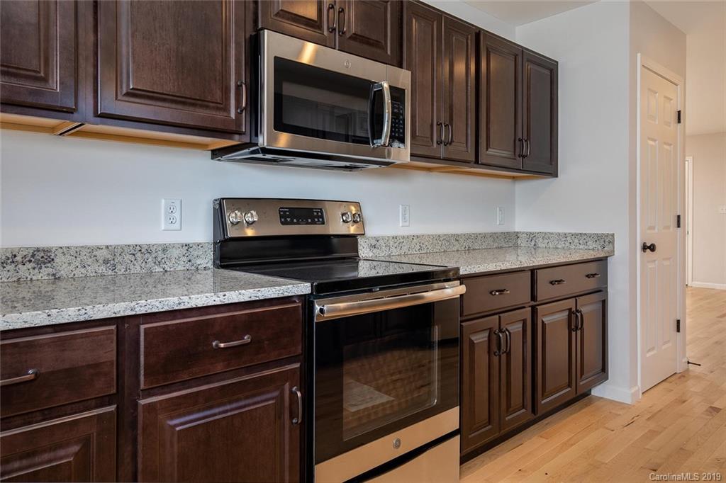 31 Yarrow Meadow Road Weaverville NC 28787