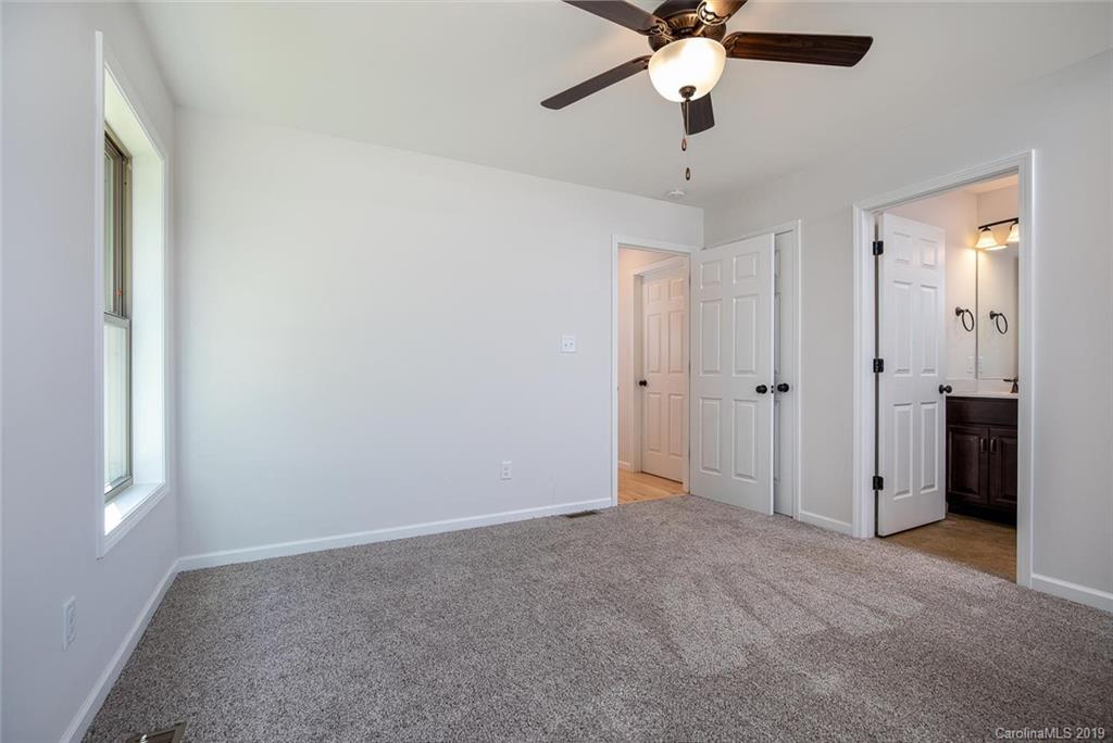 31 Yarrow Meadow Road Weaverville NC 28787