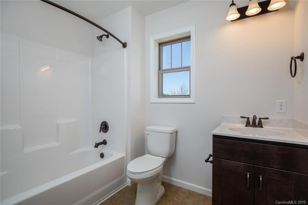31 Yarrow Meadow Road Weaverville NC 28787