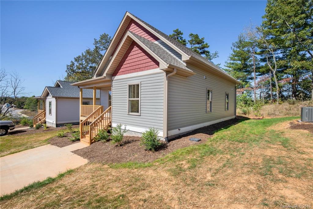 31 Yarrow Meadow Road Weaverville NC 28787