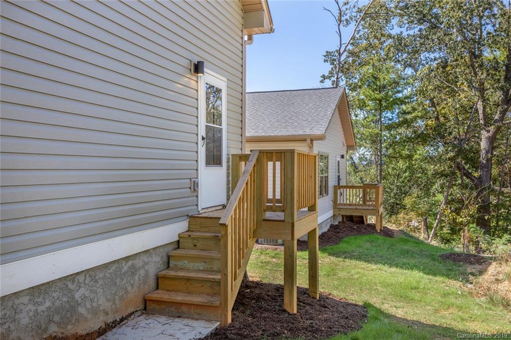 31 Yarrow Meadow Road Weaverville NC 28787