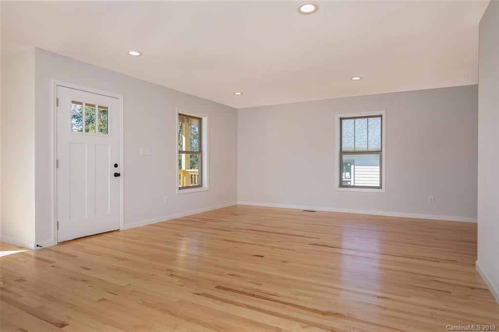 31 Yarrow Meadow Road Weaverville NC 28787
