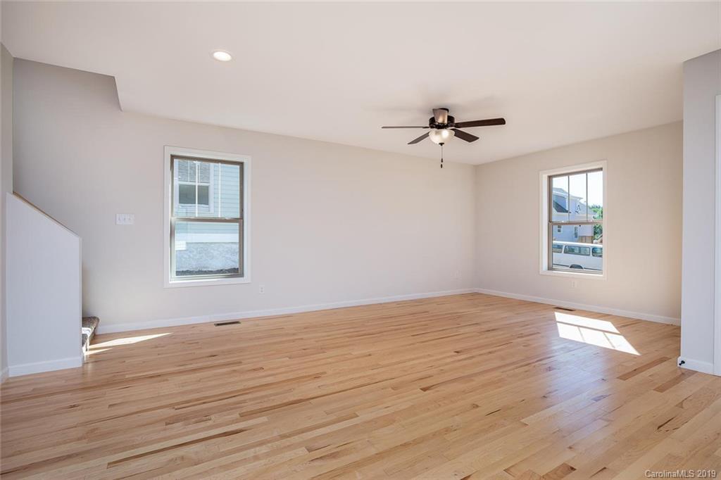 31 Yarrow Meadow Road Weaverville NC 28787