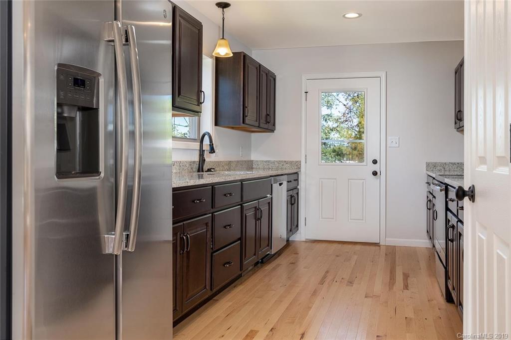 31 Yarrow Meadow Road Weaverville NC 28787