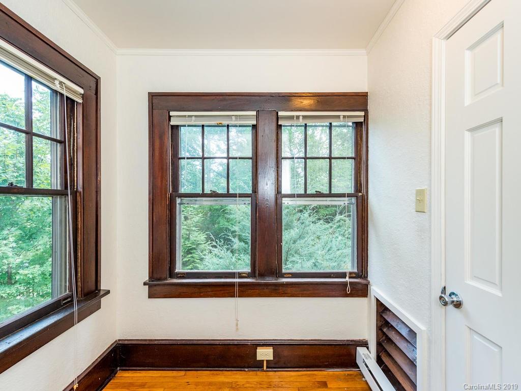 30 Aurora Drive Asheville NC 28805