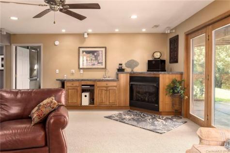 128 Brancer Drive Mars Hill NC 28754
