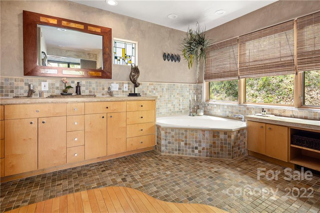 226 Eastmoor Drive Asheville NC 28805