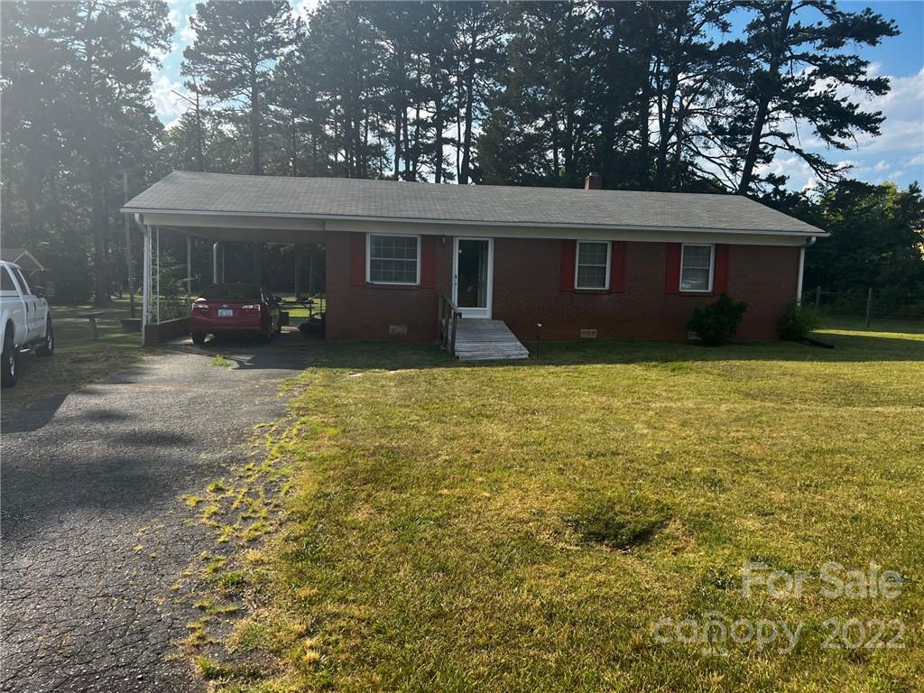 224 Dixon Street Lexington NC 27292