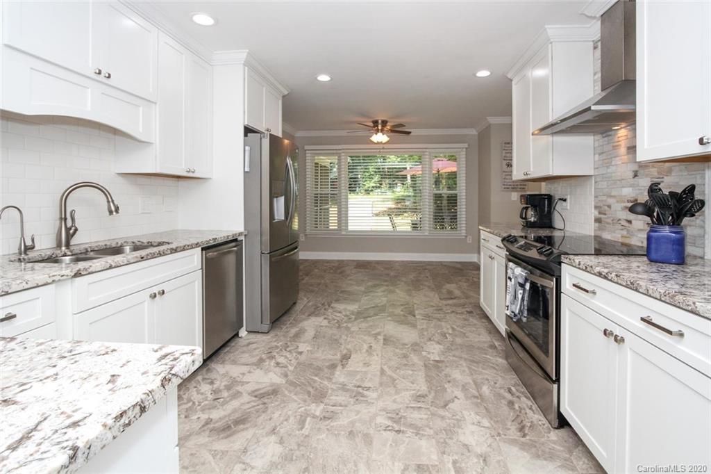 824 Courtney Lane Matthews NC 28105