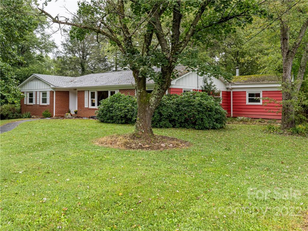 5 Crestwood Lane Candler NC 28715