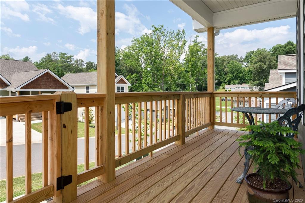 10 Woodbridge Park Drive Asheville NC 28803