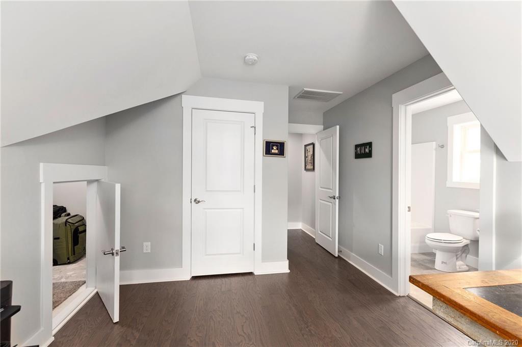 10 Woodbridge Park Drive Asheville NC 28803