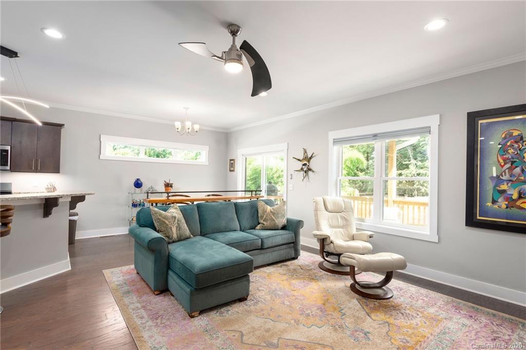 10 Woodbridge Park Drive Asheville NC 28803