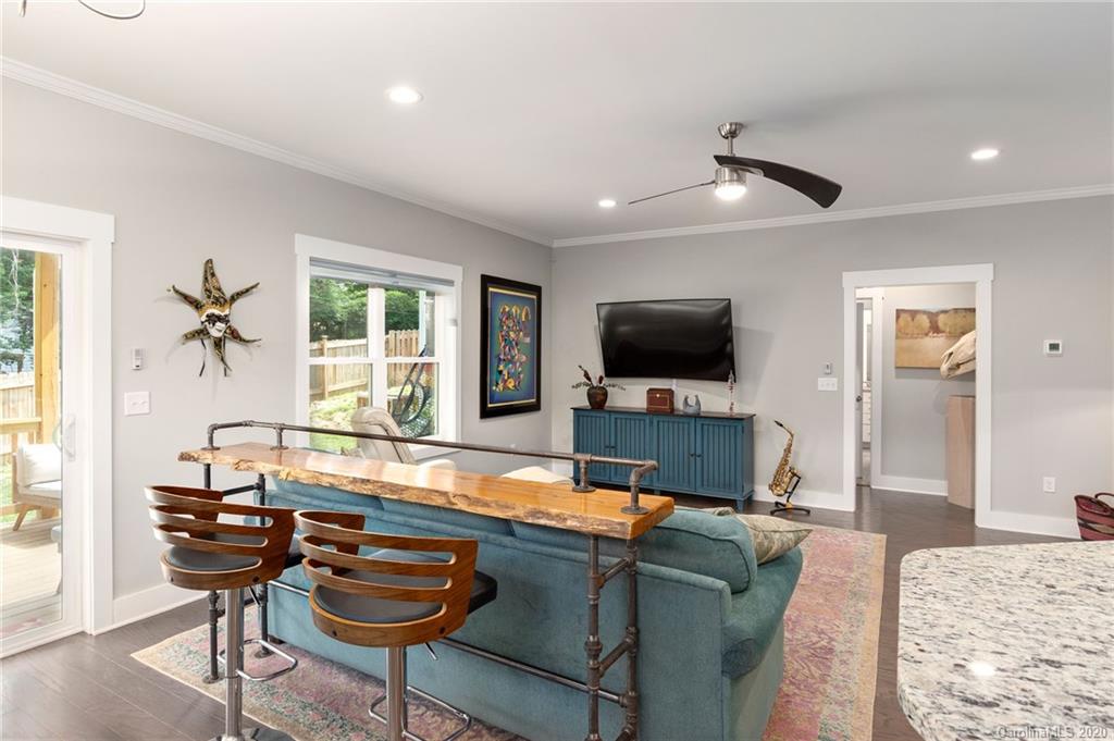 10 Woodbridge Park Drive Asheville NC 28803
