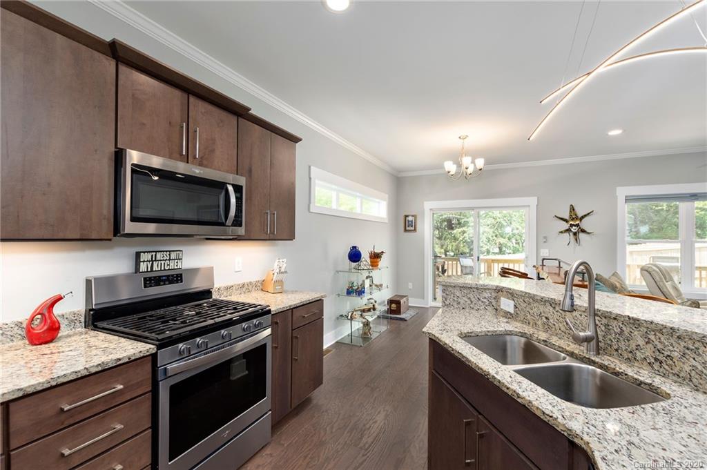 10 Woodbridge Park Drive Asheville NC 28803