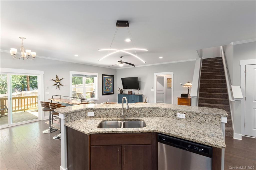 10 Woodbridge Park Drive Asheville NC 28803