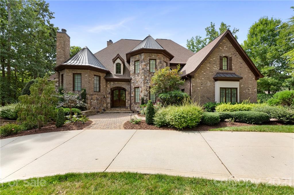 1205 Parkhill Court Matthews NC 28104