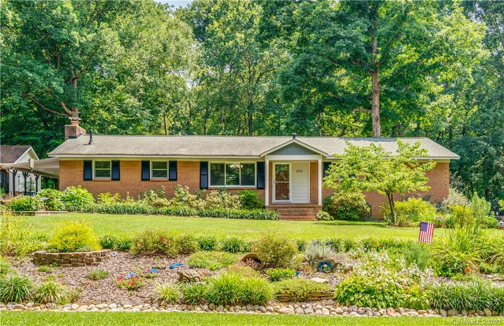 209 Robinson Avenue Matthews NC 28104