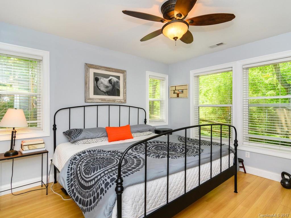 15 West End Way Asheville NC 28806