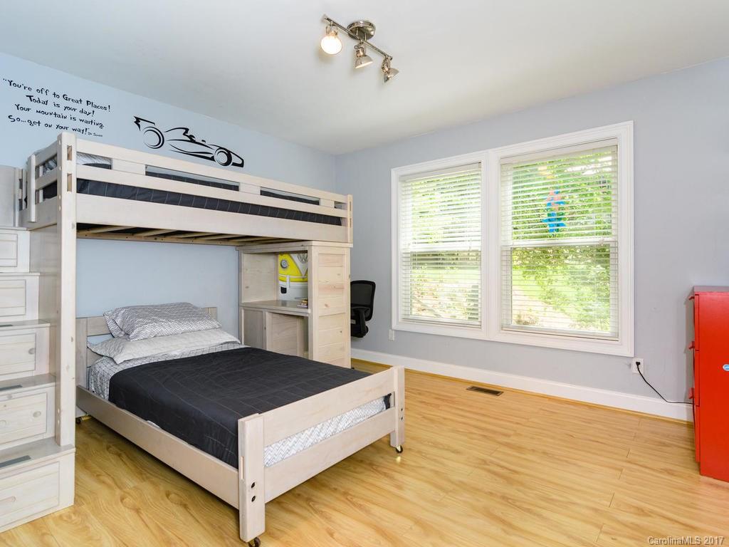 15 West End Way Asheville NC 28806