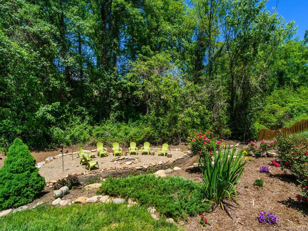 15 West End Way Asheville NC 28806