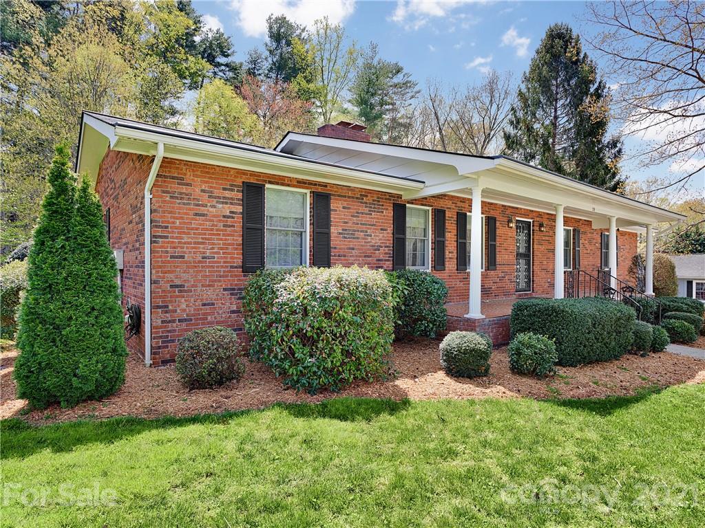 29 Braddock Way Asheville NC 28803