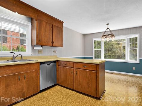 29 Braddock Way Asheville NC 28803