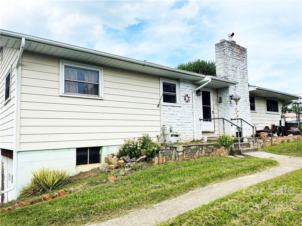 51 Collette Street Canton NC 28716
