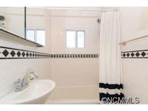 14 Roosevelt Street Asheville NC 28801