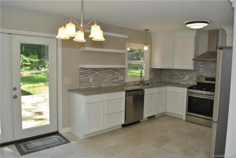 7 N Hudson Lane Fletcher NC 28732