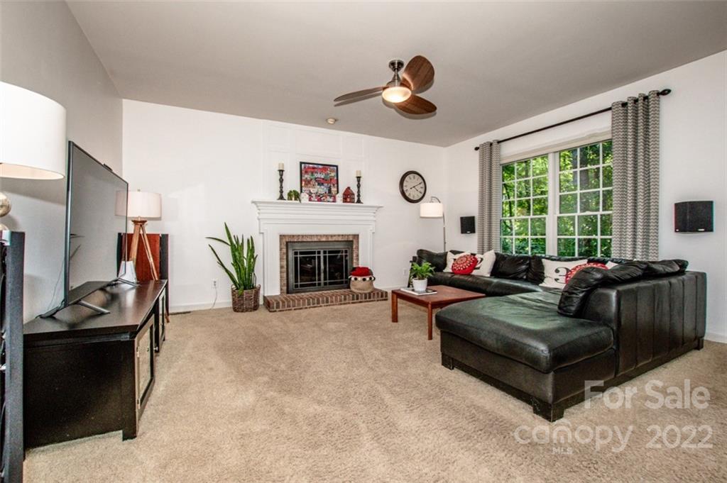 9131 Park Grove Street Huntersville NC 28078