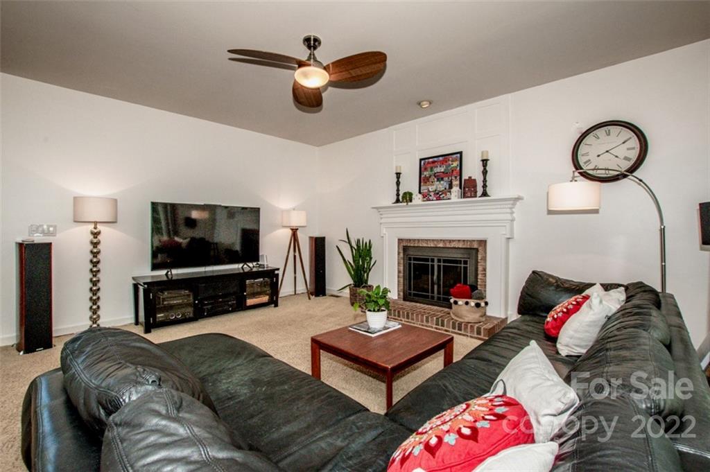 9131 Park Grove Street Huntersville NC 28078