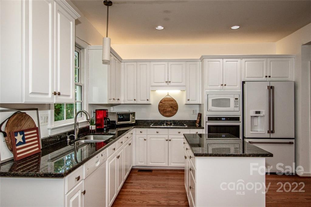 9131 Park Grove Street Huntersville NC 28078