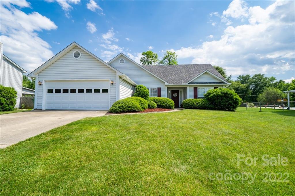 1026 Thorncrest Drive Fletcher NC 28732