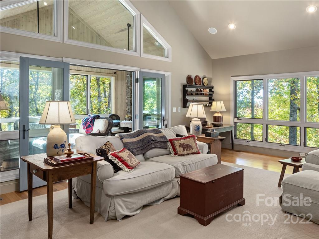 7 Snowbird Drive Asheville NC 28804