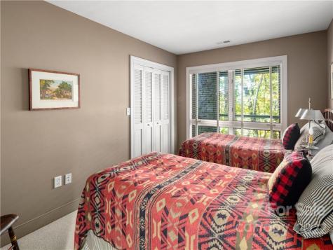 7 Snowbird Drive Asheville NC 28804