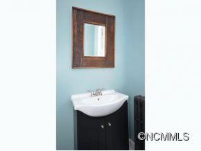 8 Sylvan Avenue Asheville NC 28801