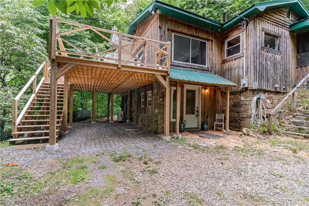 1211 N Fork Road Burnsville NC 28714