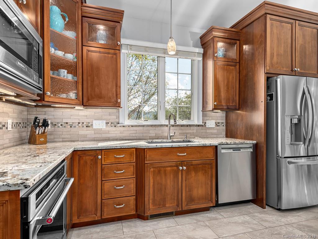 10 Devonshire Drive Weaverville NC 28787