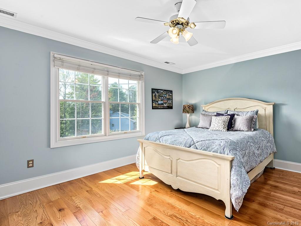 10 Devonshire Drive Weaverville NC 28787