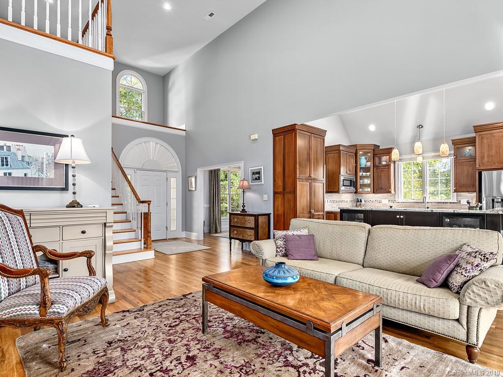10 Devonshire Drive Weaverville NC 28787