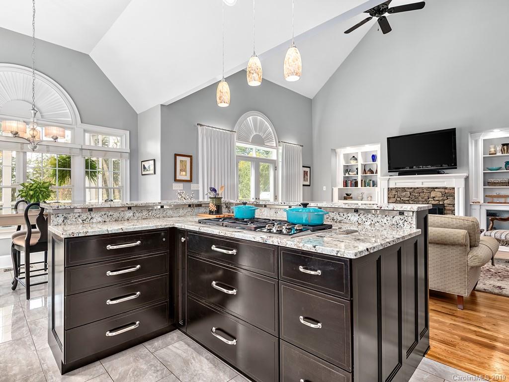 10 Devonshire Drive Weaverville NC 28787
