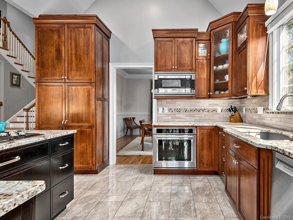 10 Devonshire Drive Weaverville NC 28787